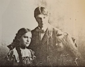 L to R: Ruth, Ben and Edna Stone, 1897. Gregory Stone Genealogy photo.