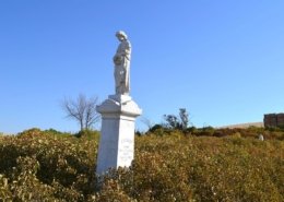 Statuary at Lyons Creek Cemetery.